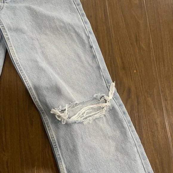 Zara blogger ripped blogger jeans